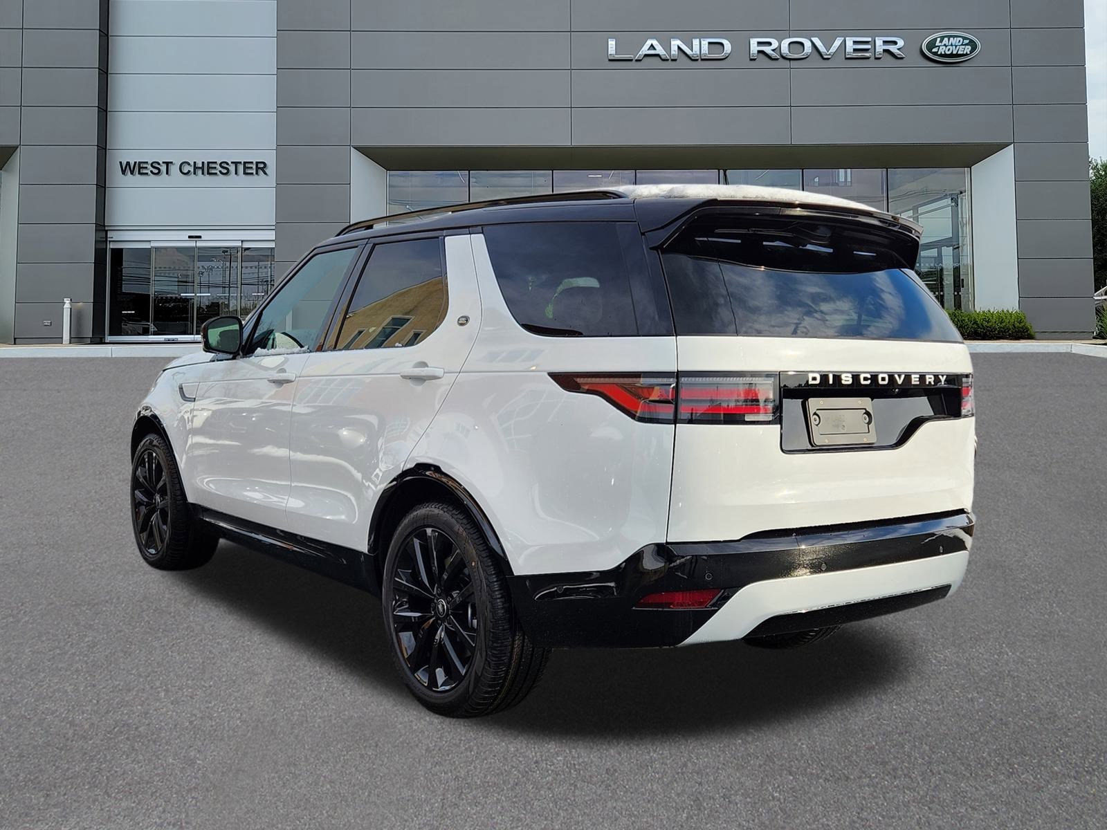 New 2026 Land Rover Discovery Limited Edition AWD/4WD image 3