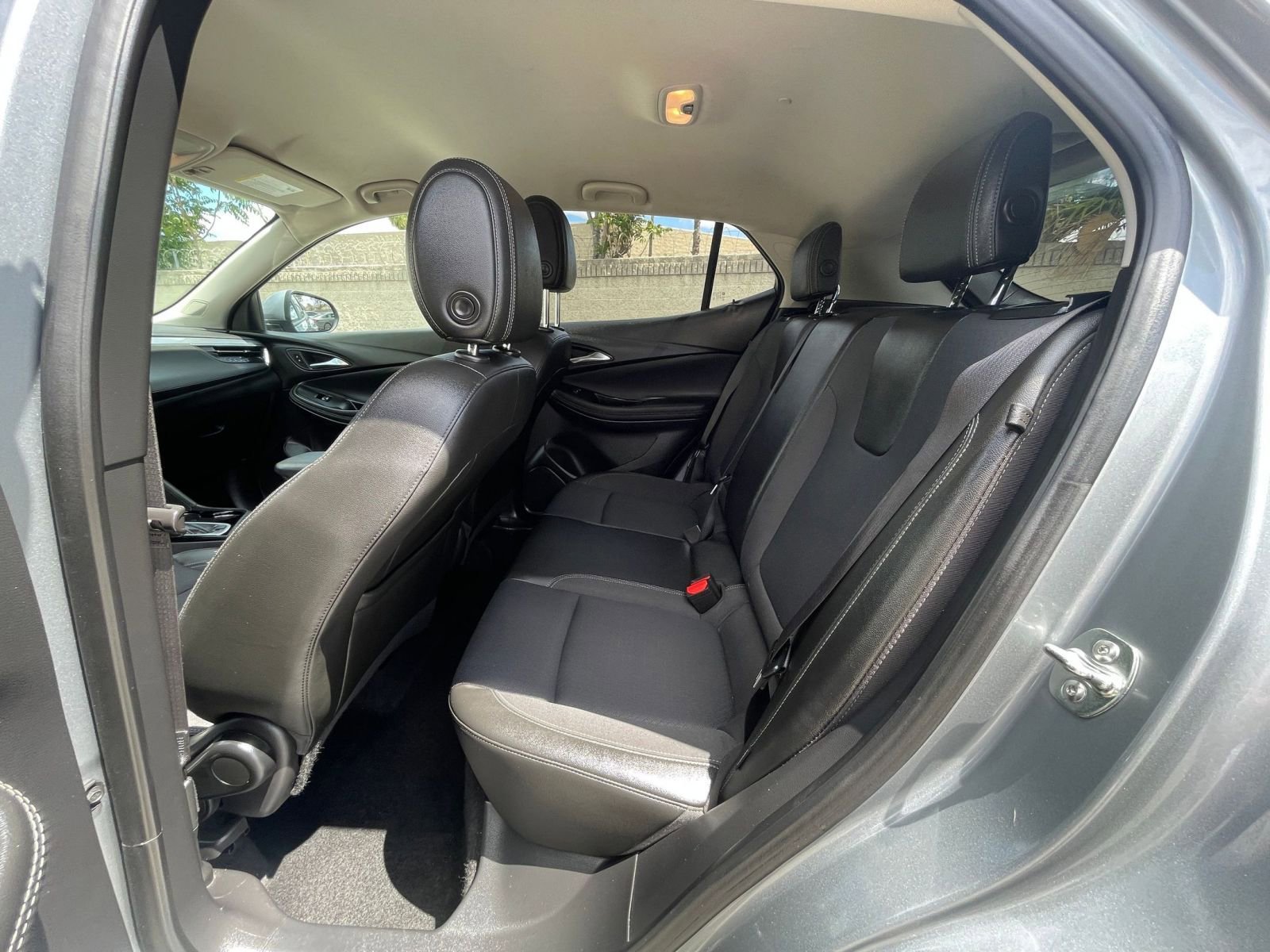 Used 2025 Buick Encore GX Preferred image 27