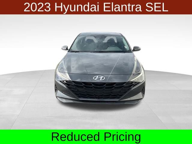 Used 2023 Hyundai Elantra SEL image 2
