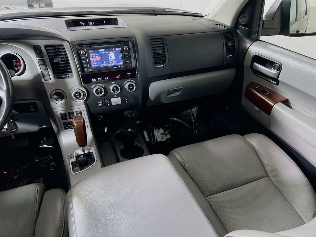 Used 2015 Toyota Sequoia Platinum image 22