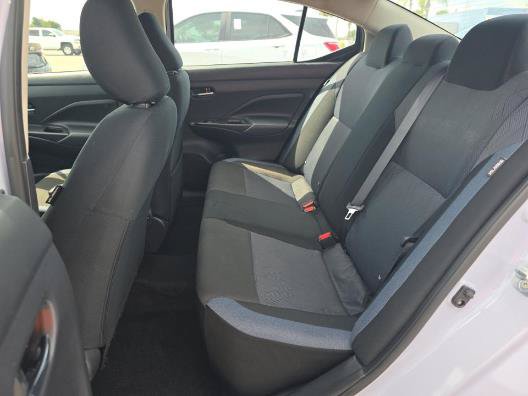 Used 2025 Nissan Versa SV FWD image 4