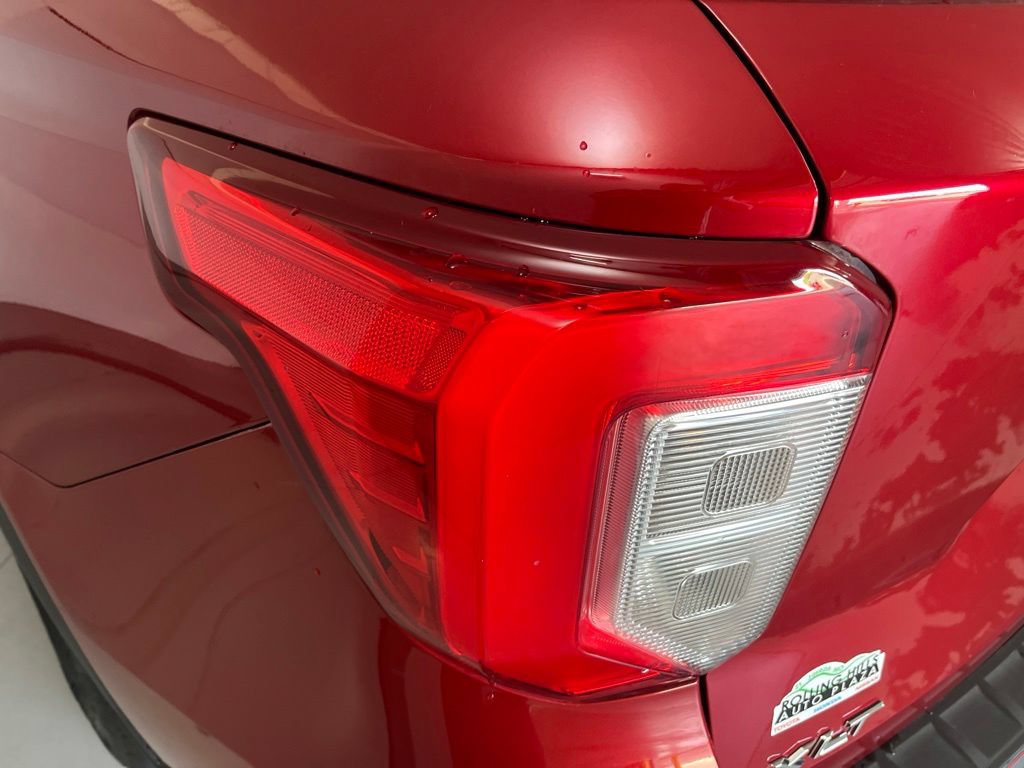 Used 2020 Ford Explorer XLT w/ Equipment Group 202A AWD/4WD image 45