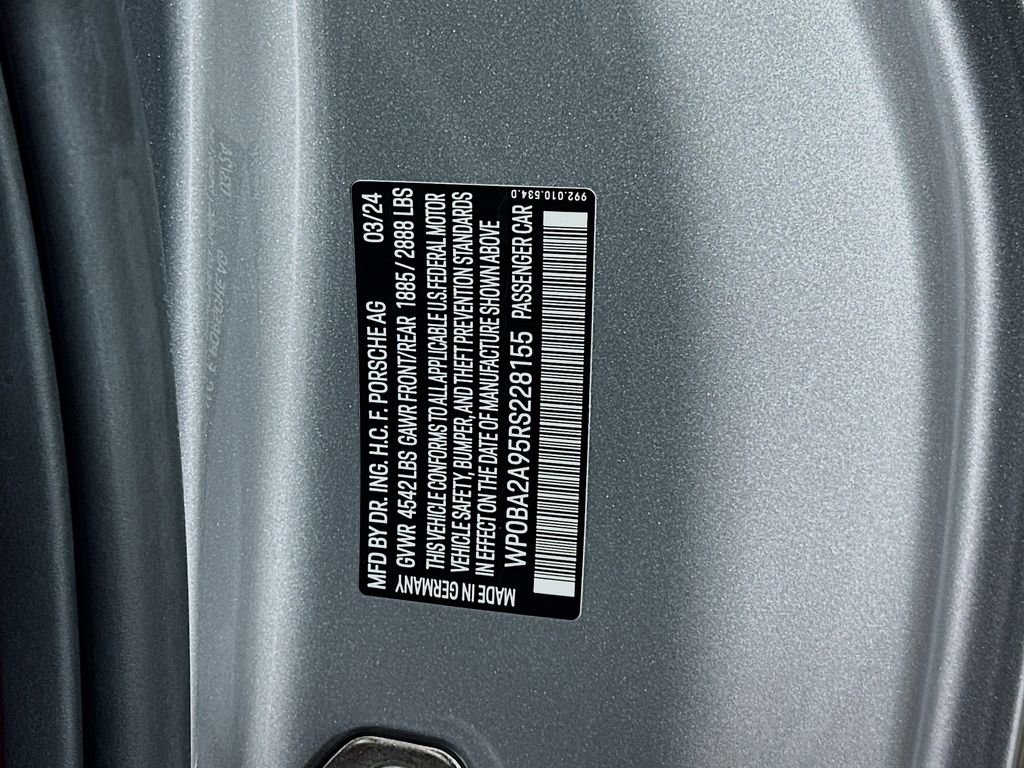 Certified 2024 Porsche 911 Targa 4 AWD/4WD image 35