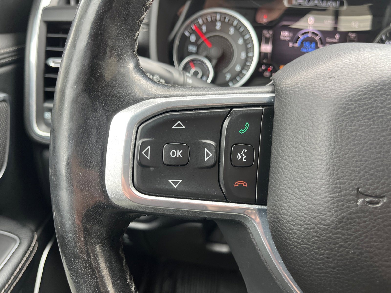 Used 2019 RAM 1500 Laramie image 17