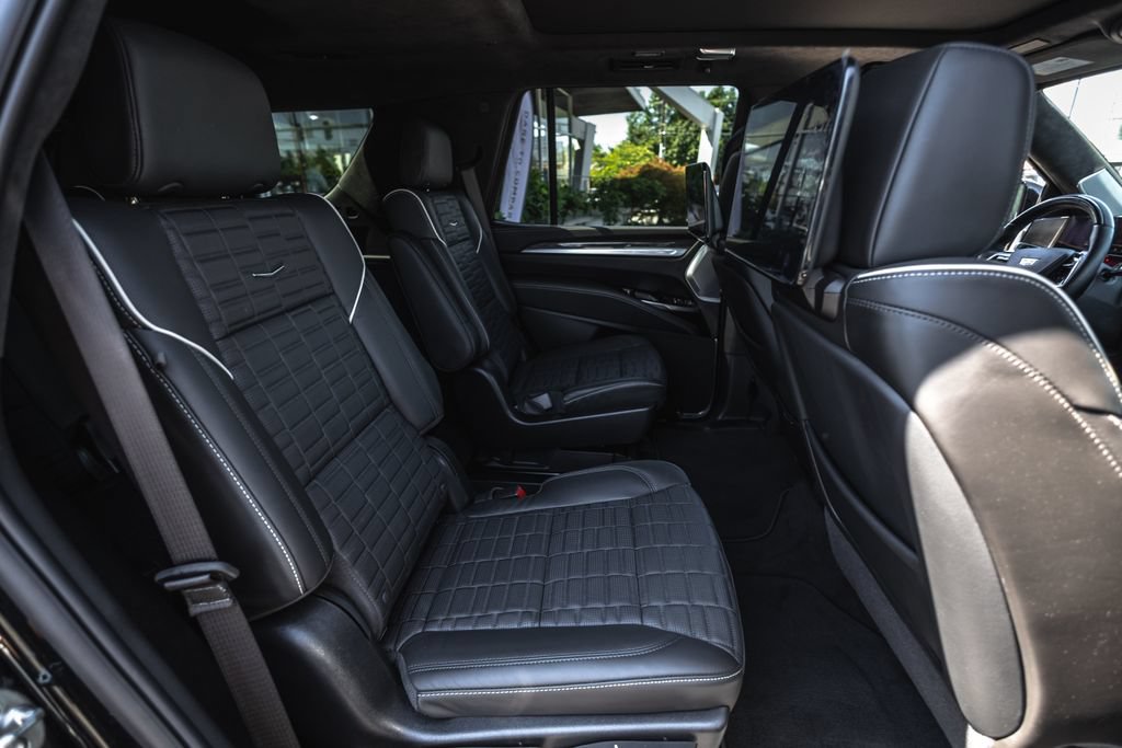 Used 2025 Cadillac Escalade V AWD/4WD image 31