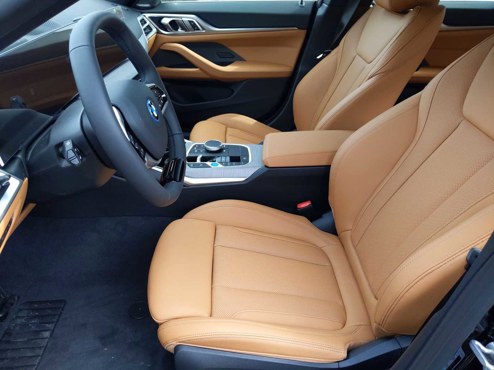 Used 2025 BMW i4 xDrive40i w/ Premium Package image 16