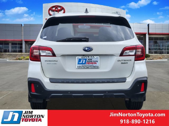 Used 2018 Subaru Outback 3.6R Touring AWD/4WD image 6