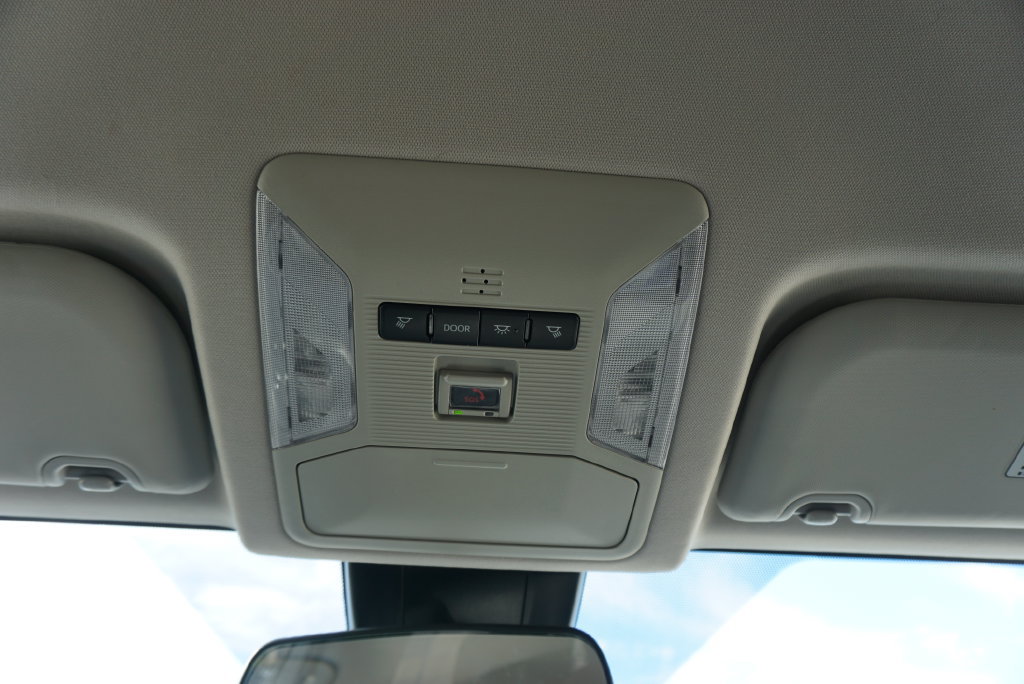 Used 2022 Toyota RAV4 LE FWD image 27