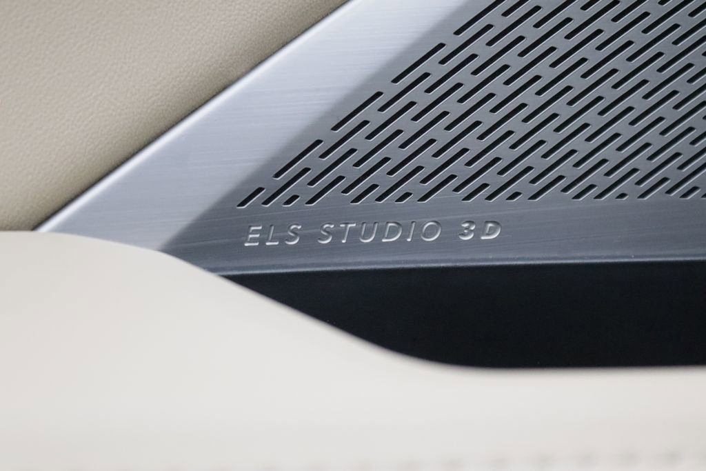 Used 2023 Acura MDX SH-AWD w/ Advance Package image 14