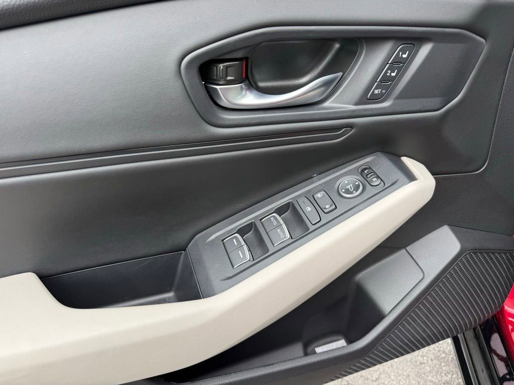 Certified 2025 Honda Accord EX-L image 18