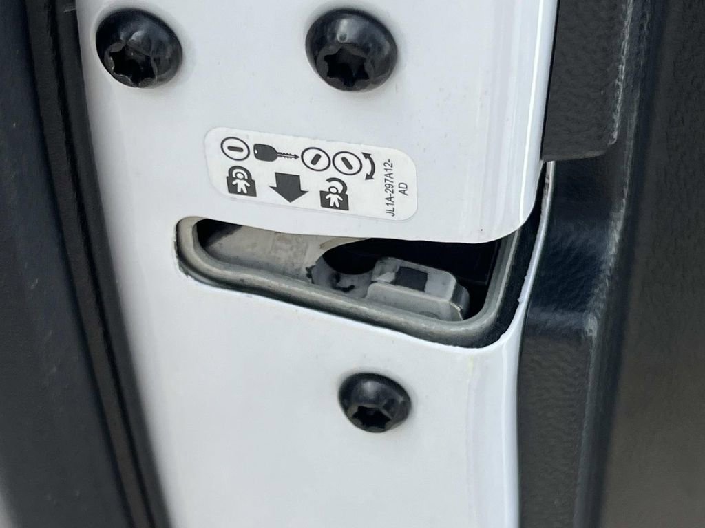 Used 2023 Ford Explorer Limited image 11