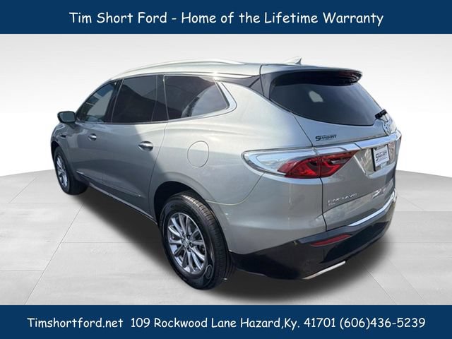 Used 2023 Buick Enclave Essence AWD/4WD image 8