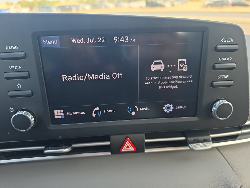 Certified 2024 Hyundai Elantra SE FWD image 20