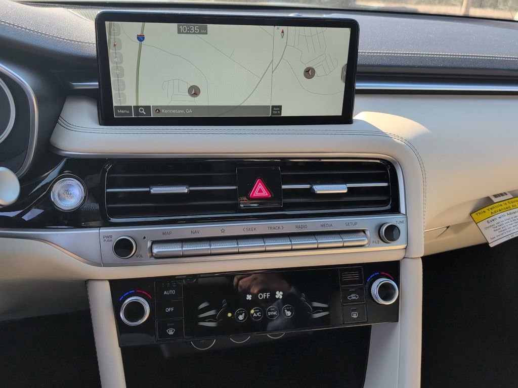 Used 2026 Genesis G70 2.5T image 11