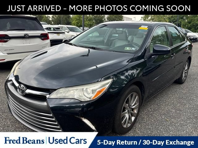 Used 2016 Toyota Camry XLE w/ Moonroof Package FWD image 3