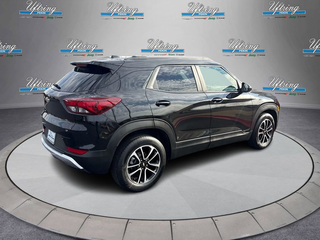 Used 2025 Chevrolet TrailBlazer LT image 3
