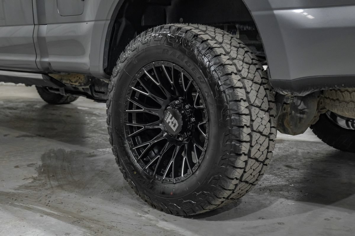 Used 2022 Ford F250 Platinum w/ FX4 Off-Road Package AWD/4WD image 65