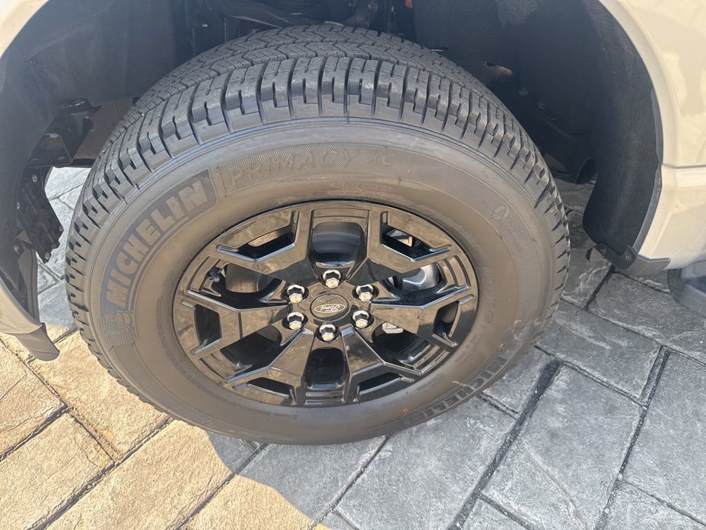 Used 2025 Ford F150 Lightning XLT image 4