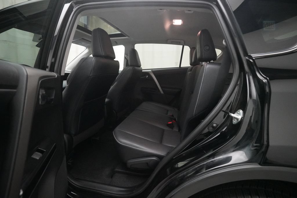 Used 2018 Toyota RAV4 Limited w/ Advanced Technology Package AWD/4WD image 16