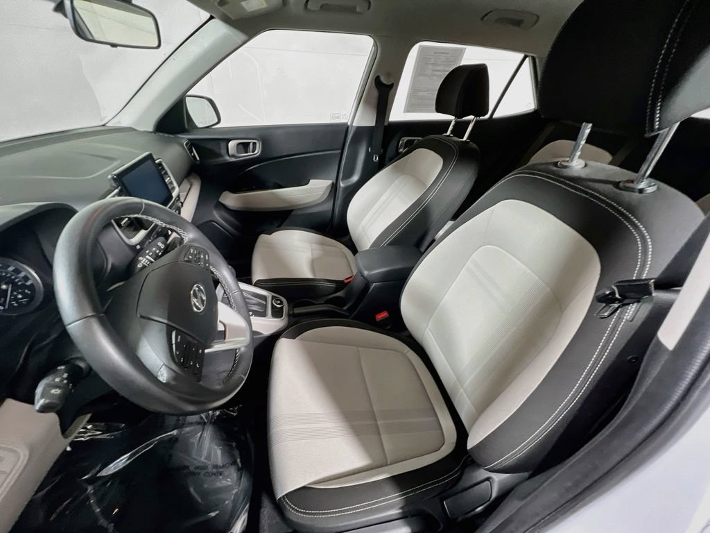 Used 2021 Hyundai Venue SEL w/ Cargo Package FWD image 18