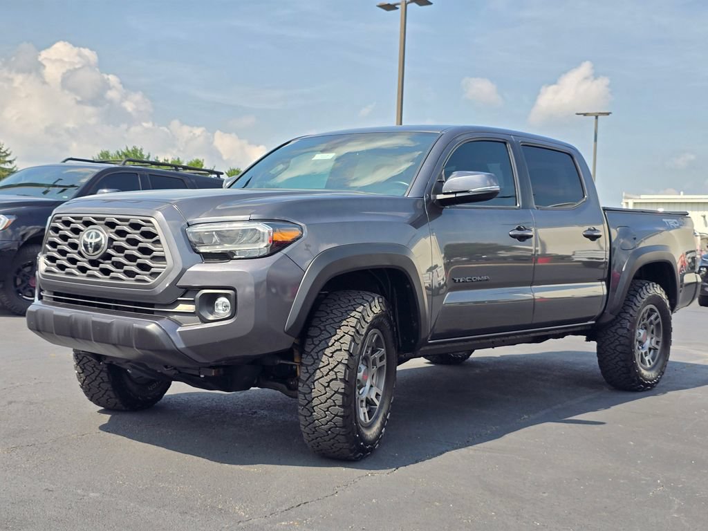 Used 2021 Toyota Tacoma TRD Off-Road w/ TRD Premium Off Road Package AWD/4WD image 4