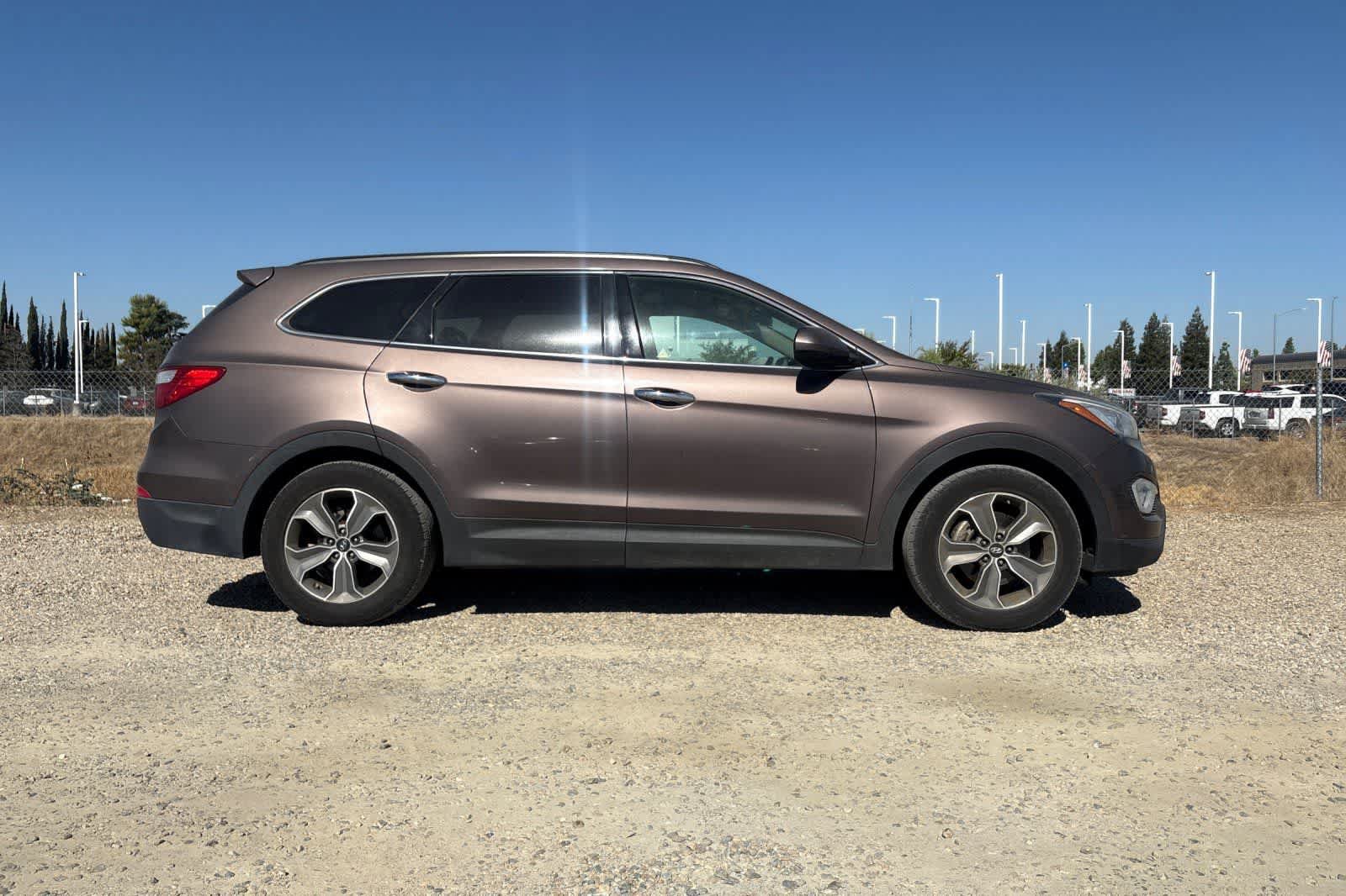 Used 2014 Hyundai Santa Fe GLS FWD image 9