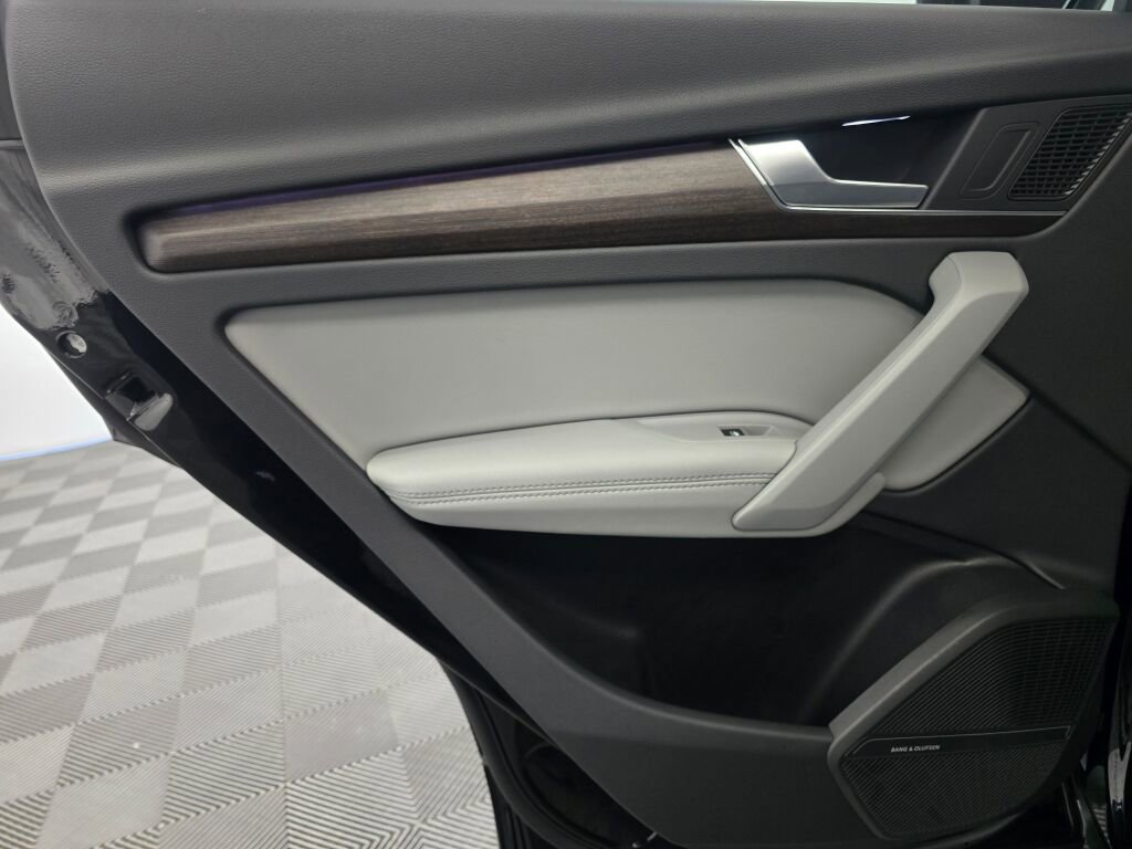 Certified 2025 Audi Q5 2.0T Premium Plus w/ Premium Plus Package image 20