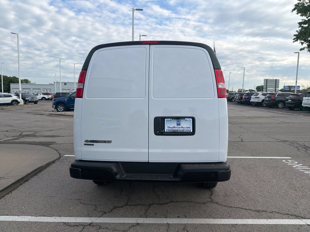 New 2026 Chevrolet Express 2500 w/ Driver Convenience Package RWD image 4