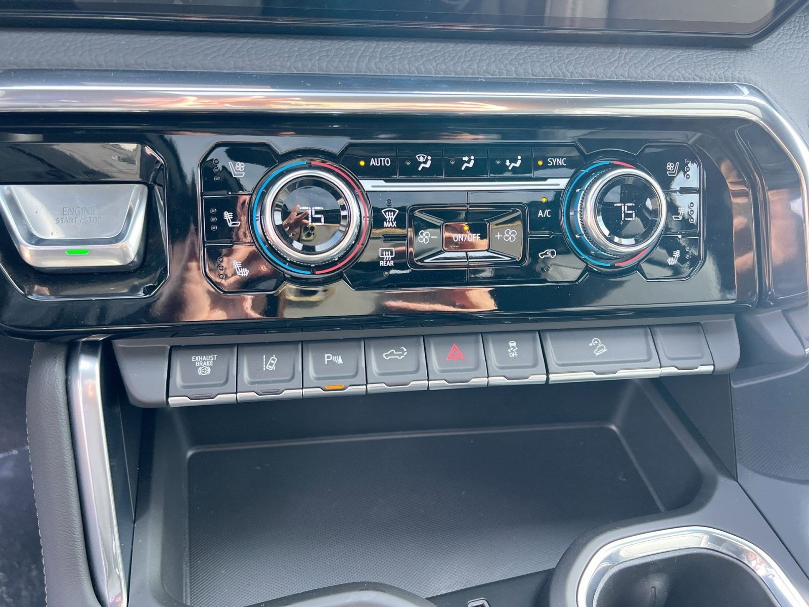 New 2026 GMC Sierra 2500 Denali w/ Denali Reserve Package image 16