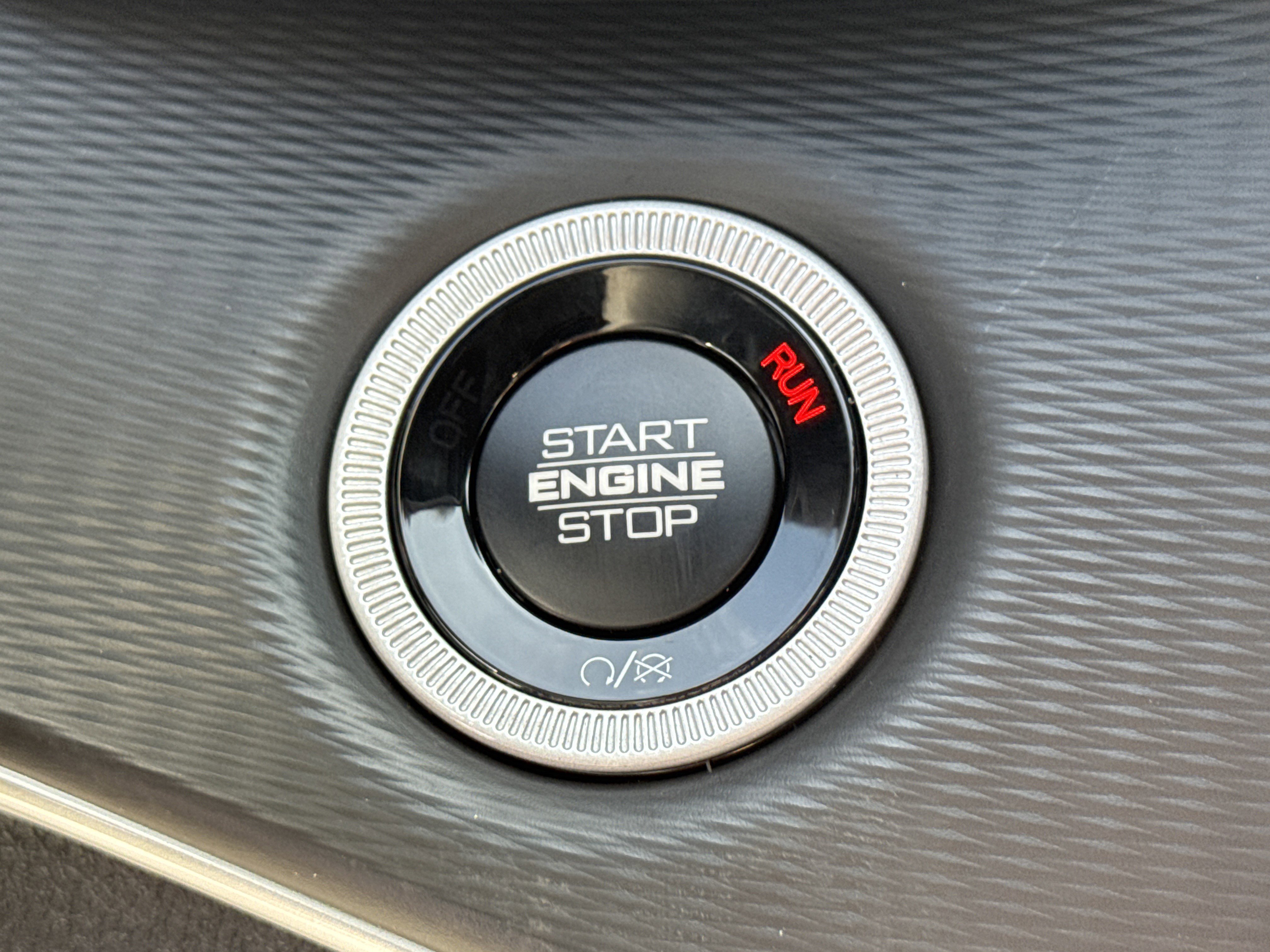 New 2025 Jeep Grand Cherokee L Laredo image 21