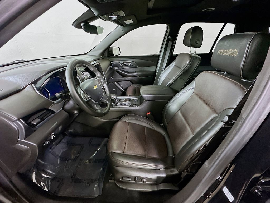 Used 2023 Chevrolet Traverse High Country image 16