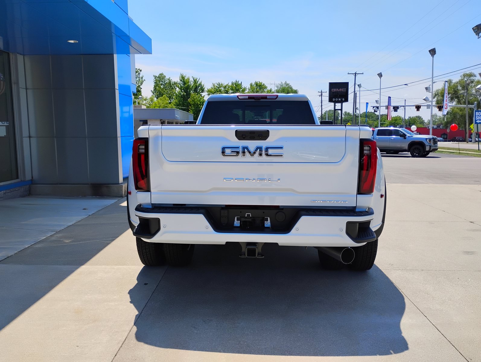 New 2026 GMC Sierra 3500 Denali Ultimate AWD/4WD image 15