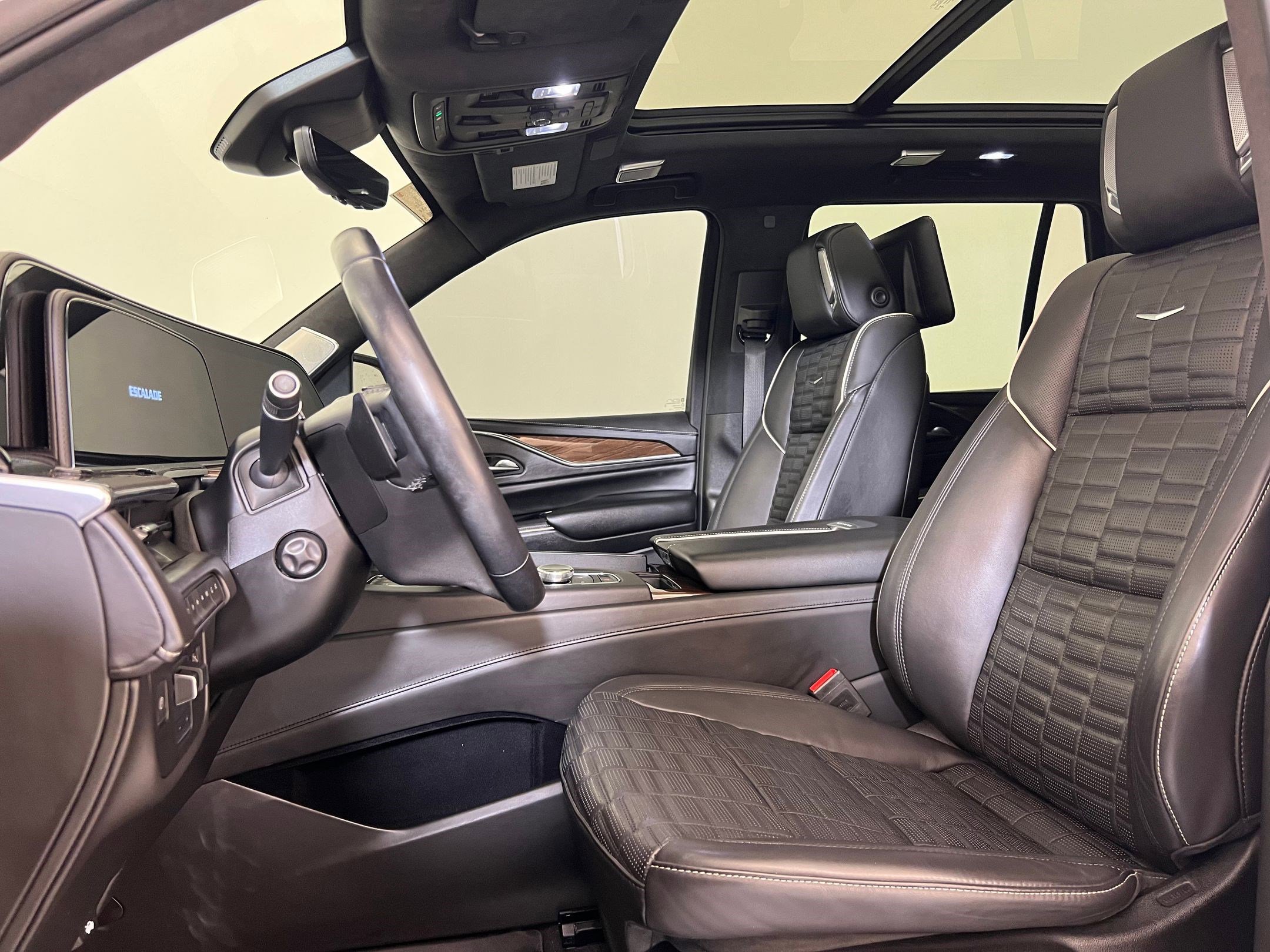 Used 2023 Cadillac Escalade Sport Platinum w/ Heavy-Duty Trailer Package image 5