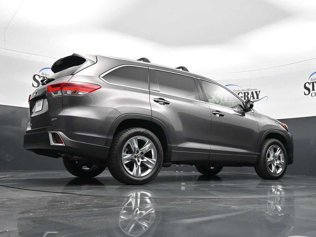 Used 2017 Toyota Highlander Limited image 23