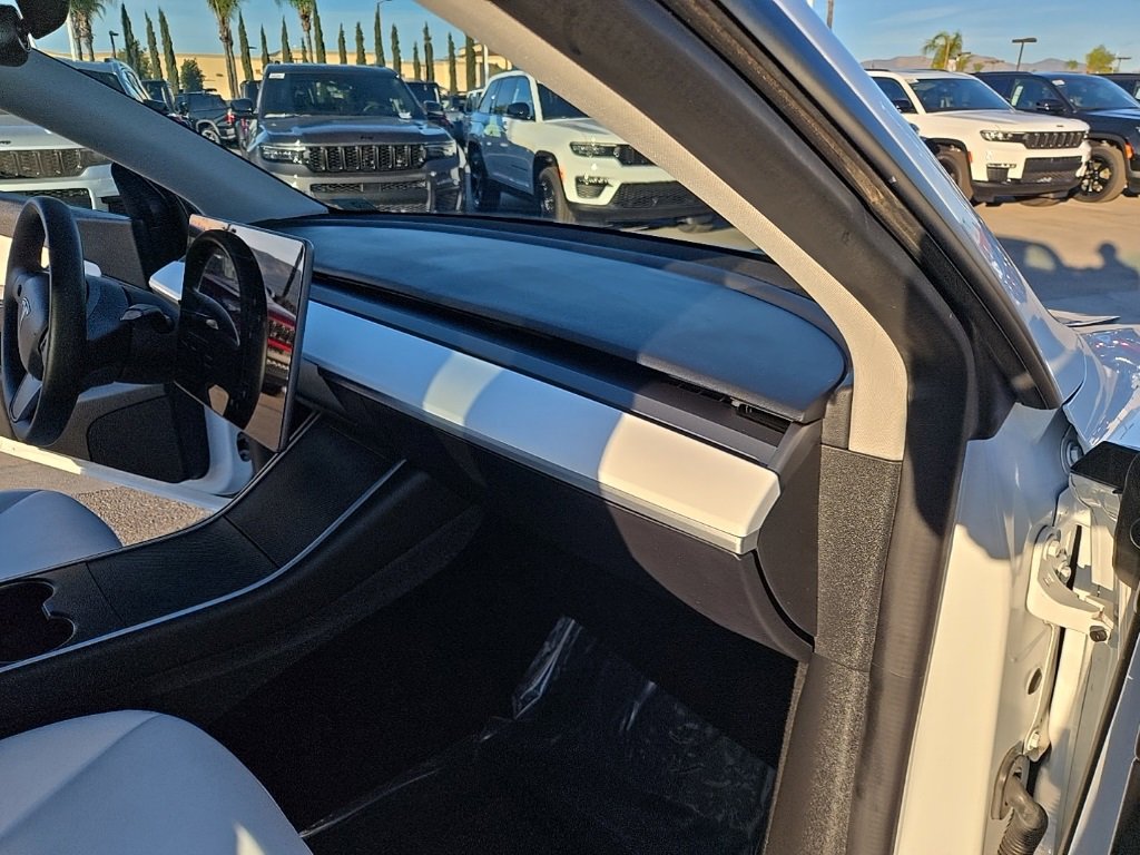 Used 2020 Tesla Model Y Long Range image 26