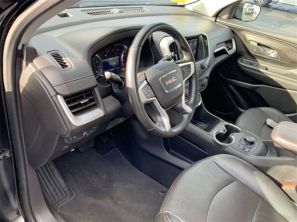 Used 2024 GMC Terrain SLT image 11