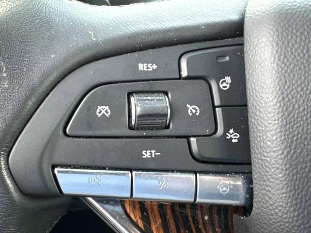 Used 2023 Cadillac Escalade Premium Luxury image 32