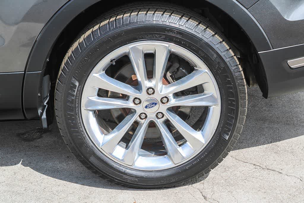 Used 2018 Ford Explorer Limited w/ Equipment Group 301A FWD image 8