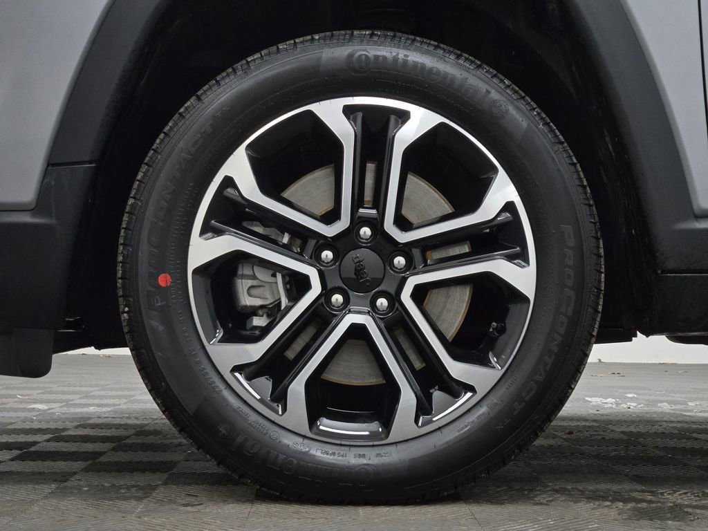 Used 2024 Jeep Compass Limited image 18