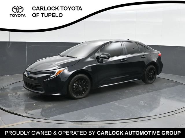 Used 2025 Toyota Corolla LE FWD image 1