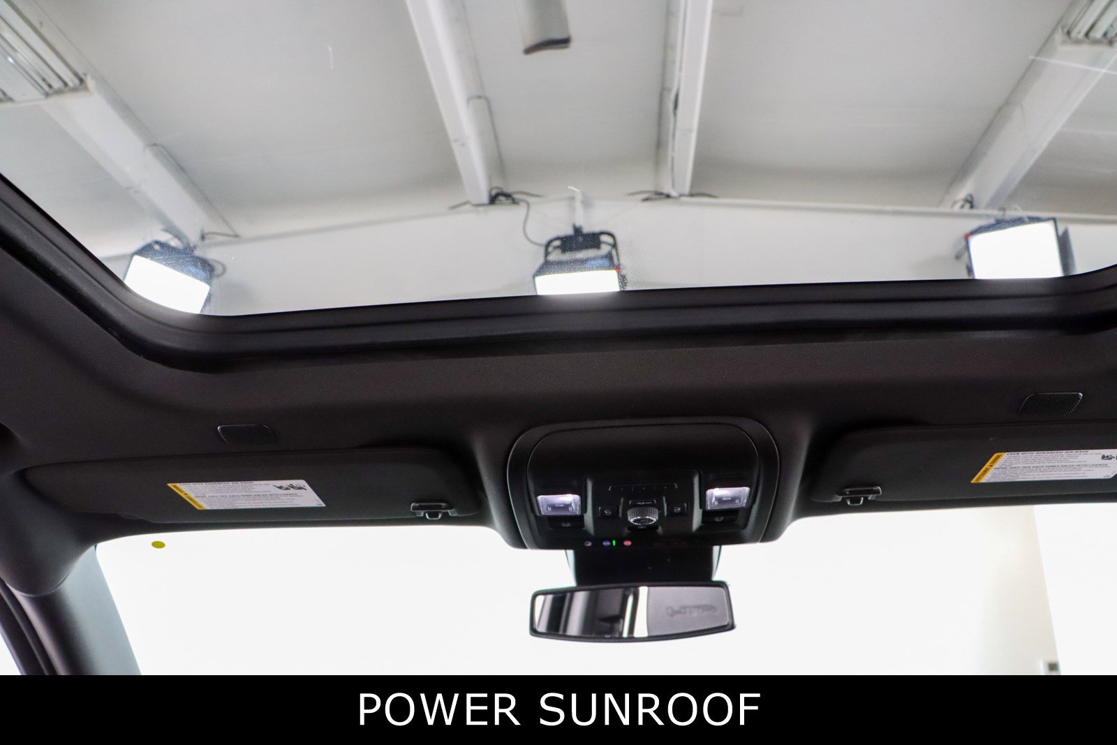 Used 2024 GMC Yukon XL AT4 w/ Technology Package image 22