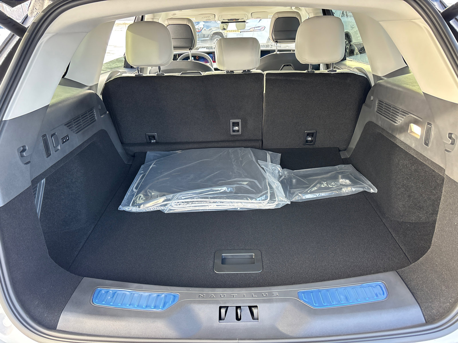 New 2026 Lincoln Nautilus Reserve image 9