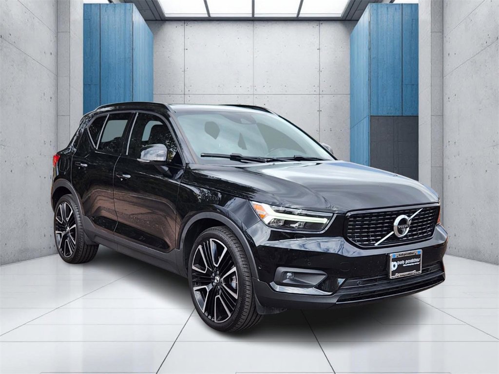 Used 2019 Volvo XC40 T5 R-Design