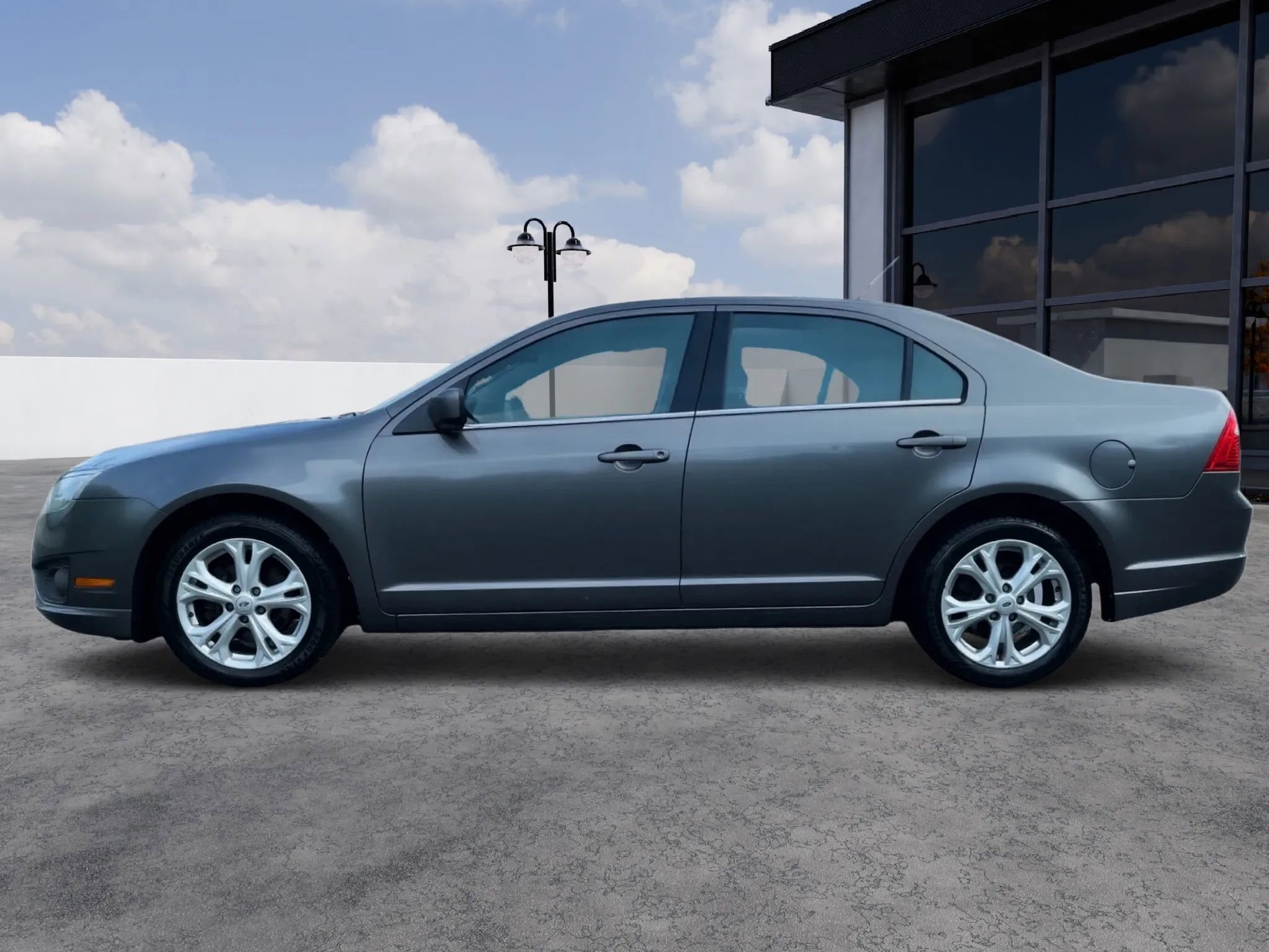 Used 2012 Ford Fusion SE FWD image 2