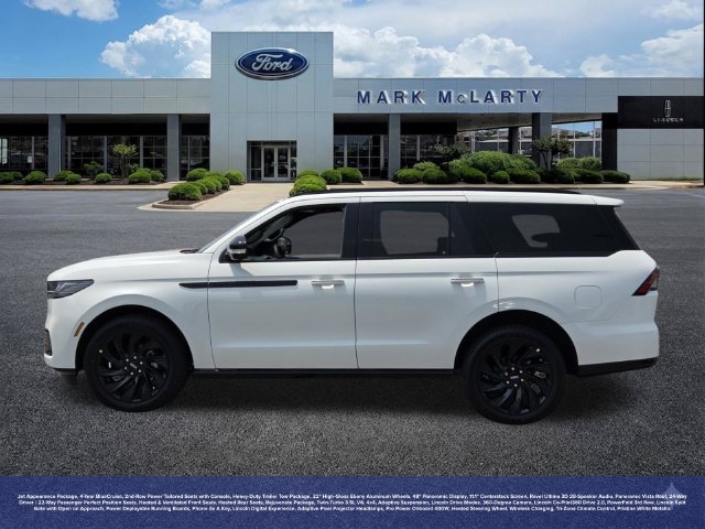 New 2027 Lincoln Navigator Reserve w/ Jet Appearance Package AWD/4WD image 2