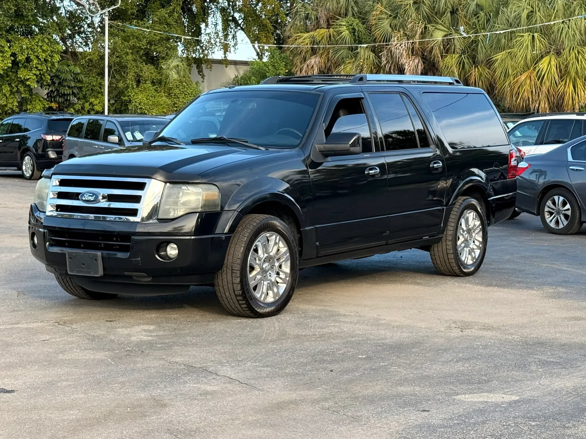 Used 2012 Ford Expedition EL Limited RWD image 3