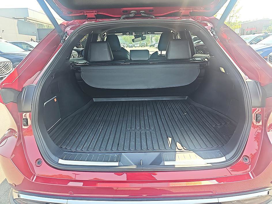 Used 2022 Toyota Venza XLE AWD/4WD image 30