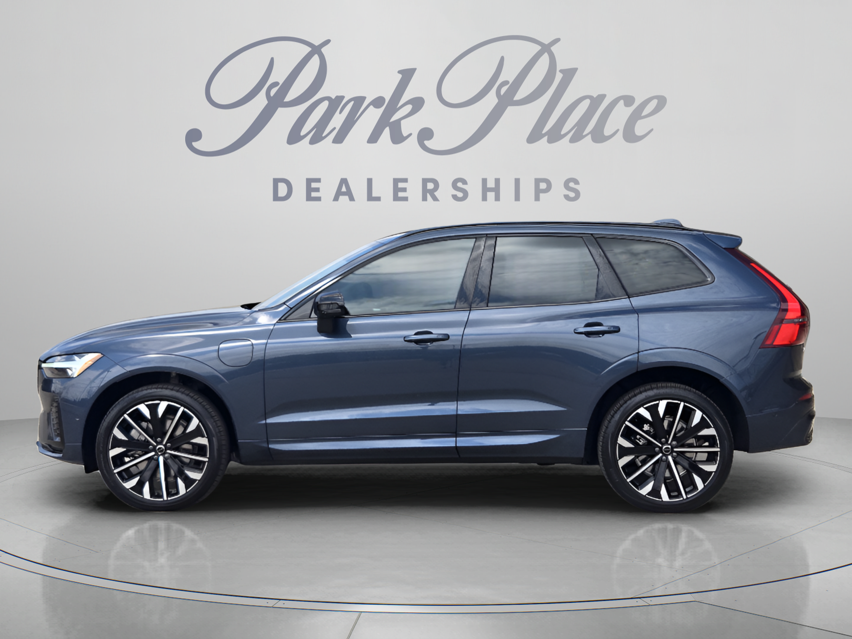 New 2026 Volvo XC60 T8 Ultra w/ Protection Package Premier AWD/4WD image 2