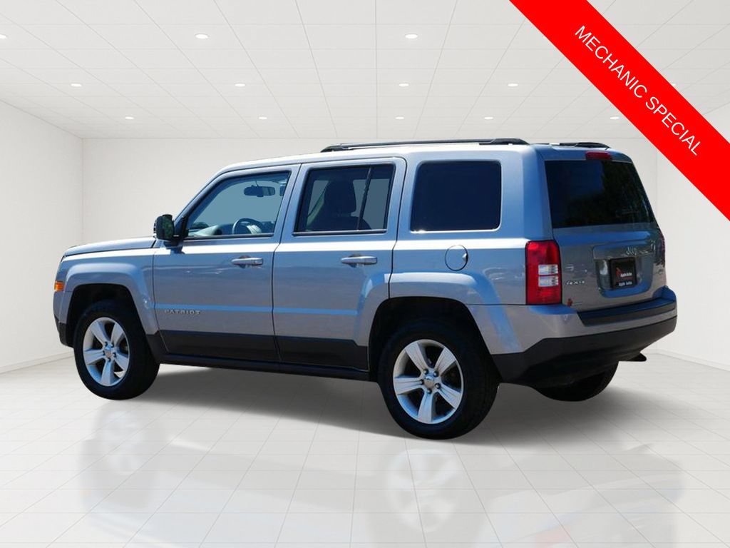 Used 2015 Jeep Patriot Latitude w/ Sun/Sound Group AWD/4WD image 4