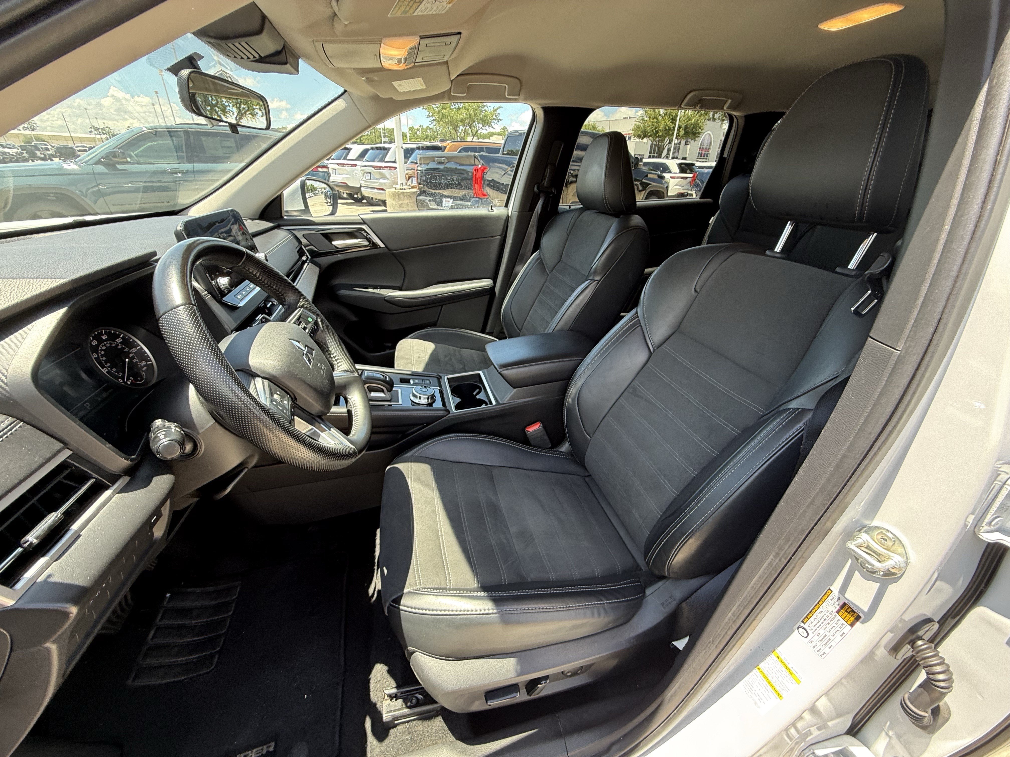 Used 2024 Mitsubishi Outlander SE FWD image 28